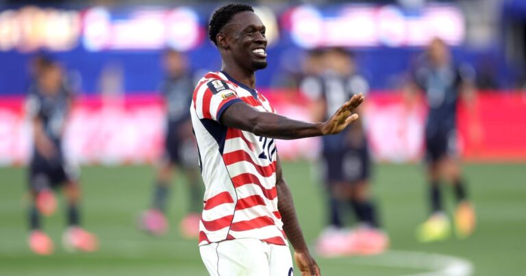 Estados Unidos vencem Paraguai com gols de atacante