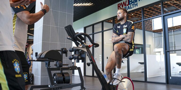 Neymar segue sem treinar na seleção brasileira