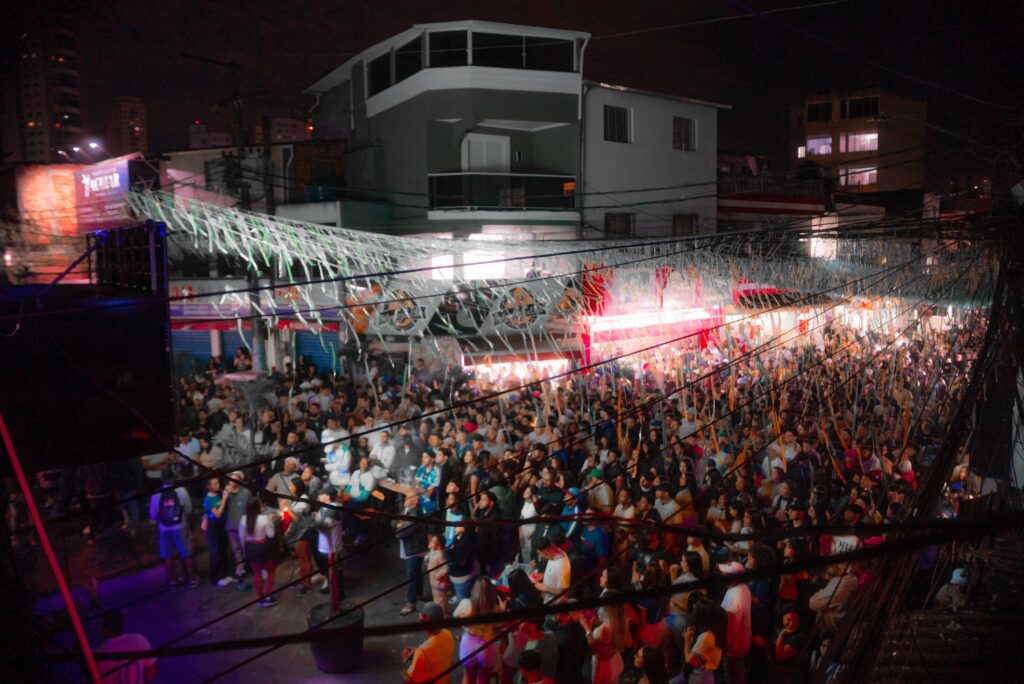 Paraisópolis une Copa e São João em festa