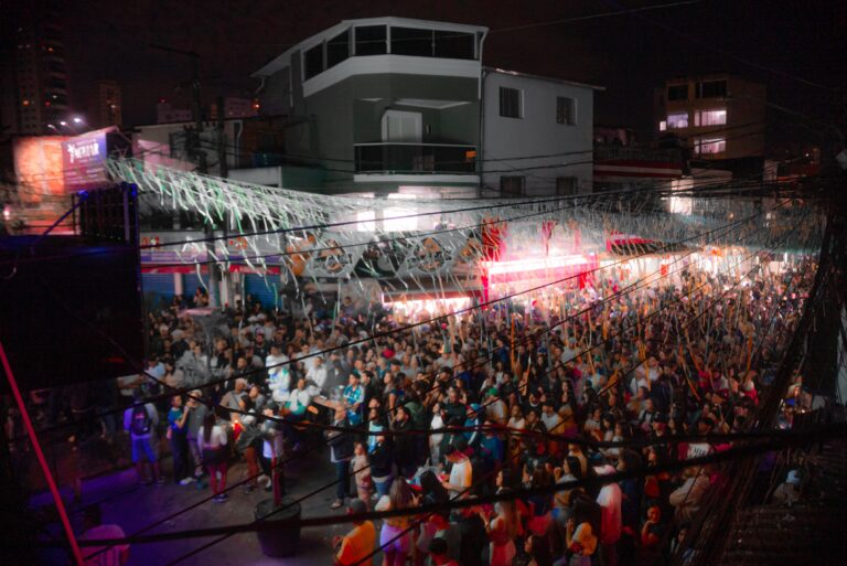 Paraisópolis une Copa e São João em festa