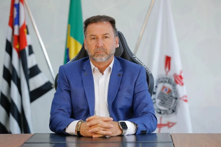Conselho expulsa Augusto Melo do Corinthians