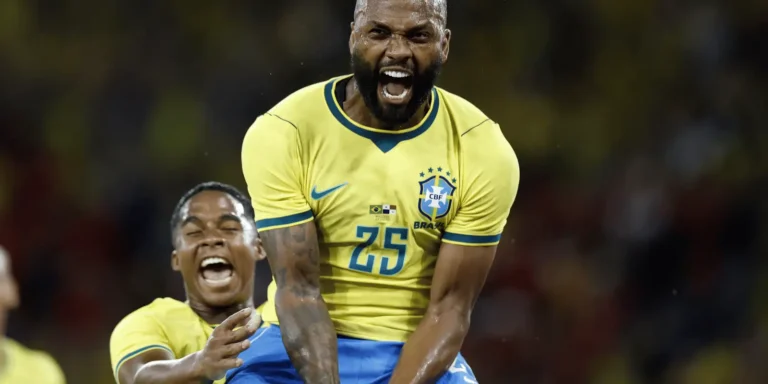Ancelotti alterna dois times e Brasil goleia Panamá