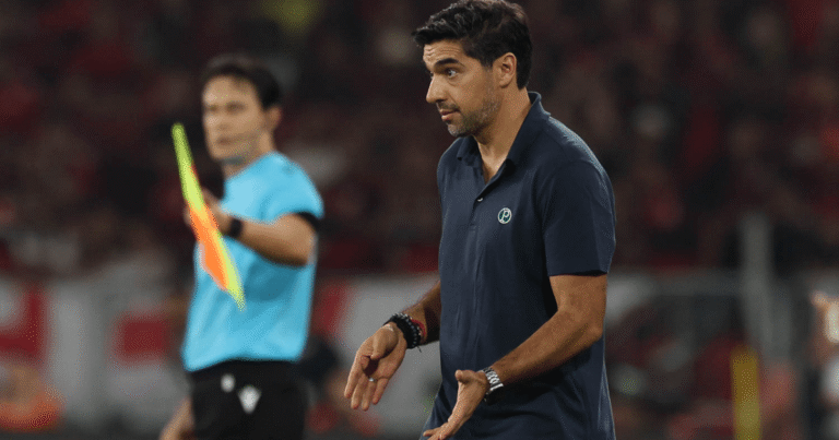 Abel Ferreira aponta falha de goleiro na derrota