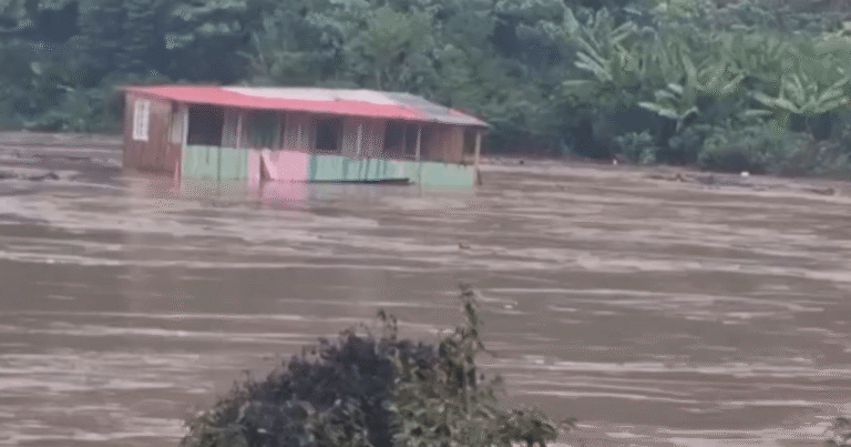 Rios sob alerta alto após chuva perder força