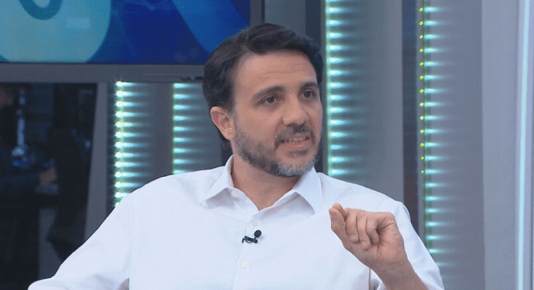 Renan critica Flávio e Michelle Bolsonaro