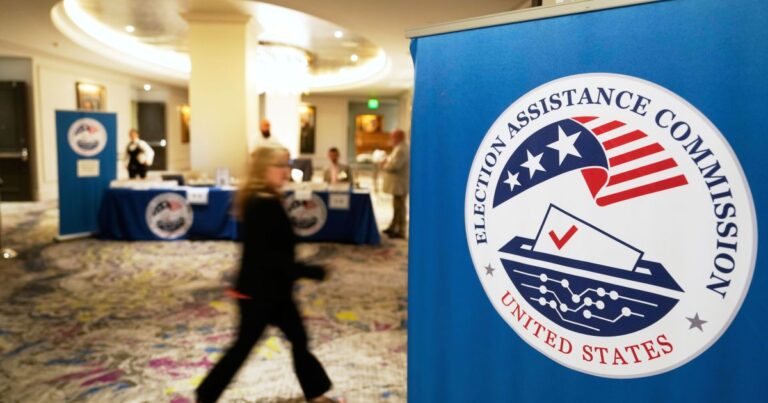 Trump demite líderes da Comissão Eleitoral dos EUA