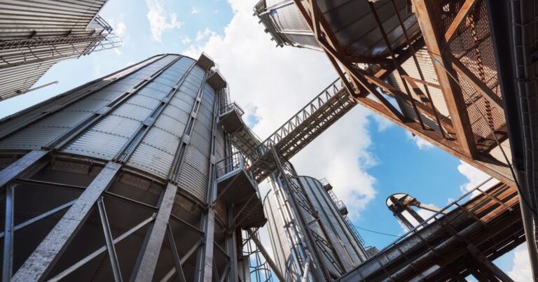 Produção industrial recua em nove estados em maio