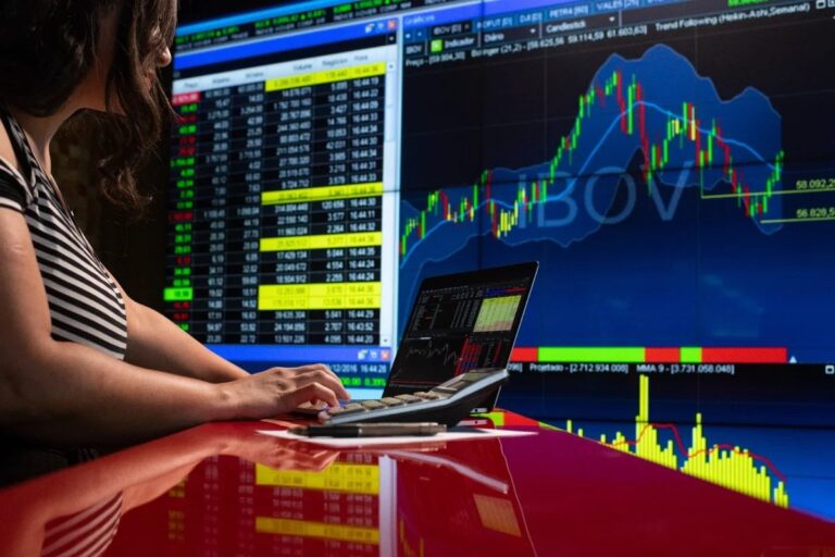 Dólar cai para R$ 5,10 e Ibovespa sobe 3%