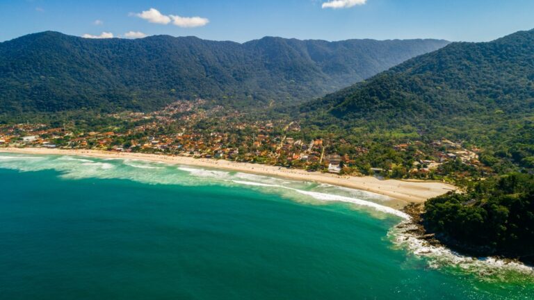 Maresias é referência para surfistas