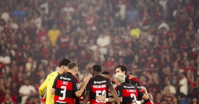 Flamengo enfrenta Olimpia em busca da 18ª vitória