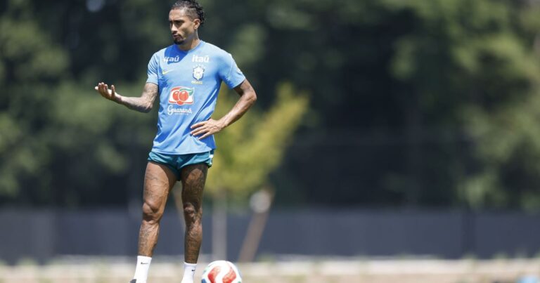 Raphinha treina sem dores e mira Noruega