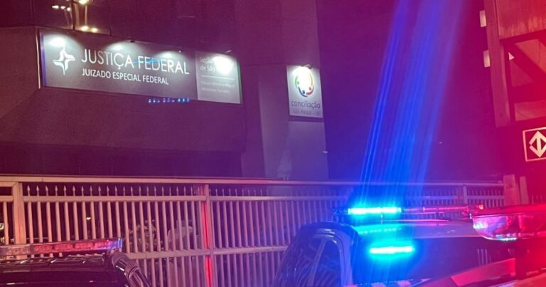 Pacote com fogos de artifício causa alerta em prédio