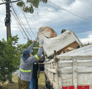 Operação Cata-Treco percorre 33 bairros em Caraguatatuba