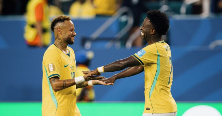 Ancelotti admite dupla Vini Jr e Neymar