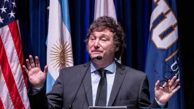 Milei recusa viagem à final por cábala