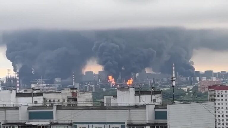 Mortes sobem para 10 em ataque russo a navio
