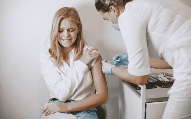 Vacina contra hepatite B disponível gratuitamente no SUS