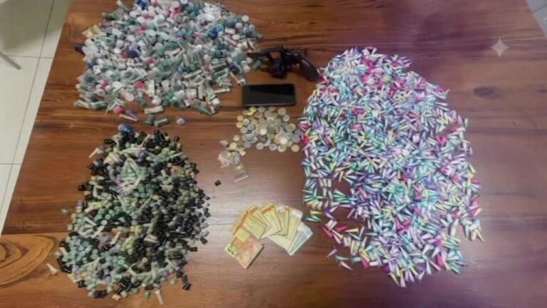 Polícia militar apreende arma e drogas em Ubatuba