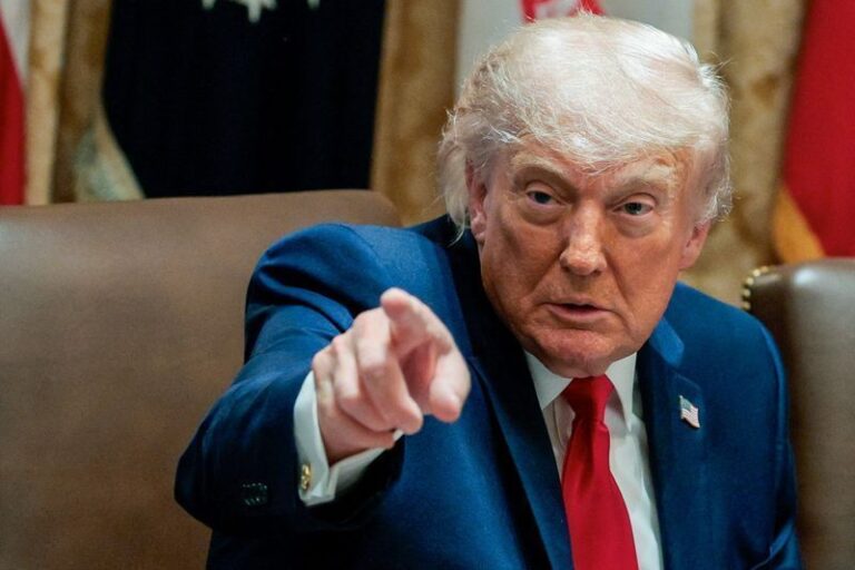 Trump assina decreto que reduz tarifas de alumínio