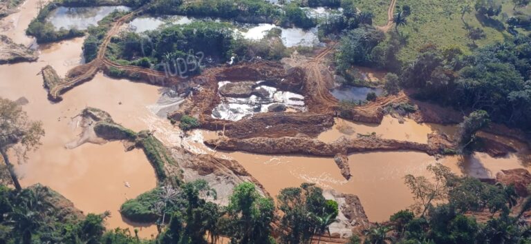 Operação federal destrói 45 acampamentos de garimpo