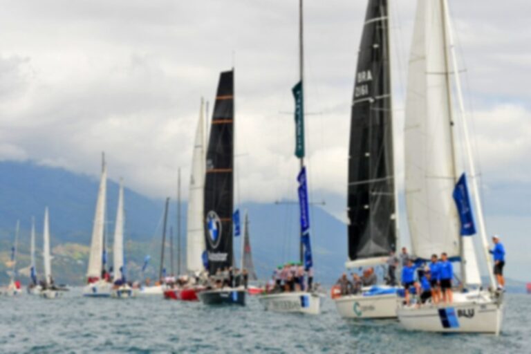Ilhabela prepara desfile de barcos na 53ª