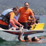 São Sebastião inicia treinamento aquático com doação de agasalho