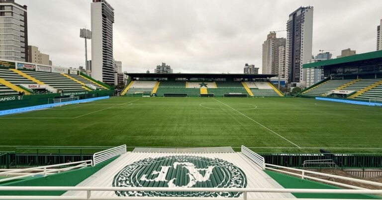 Flamengo enfrenta Chapecoense nesta quarta-feira pela 19ª rodada