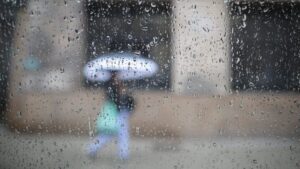 Frente fria traz chuva para o litoral de SP