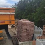 São Sebastião apreende 600 tijolos em obra irregular