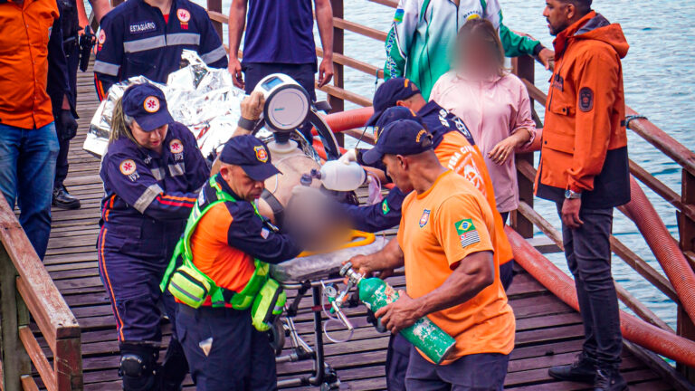 Vendaval de 77 km/h afunda barco em São Sebastião