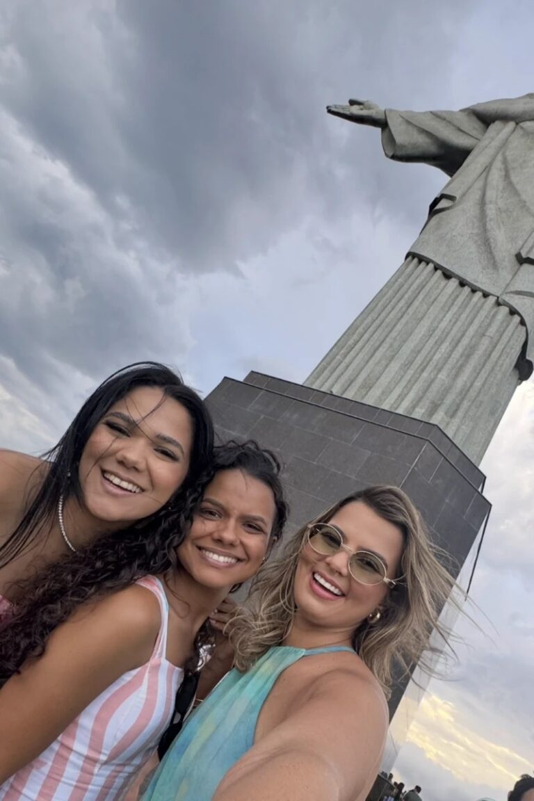 Ventania atinge Cristo Redentor e causa mortes