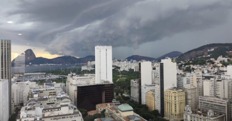 Frente fria avança pelo Sudeste e deixa mortos