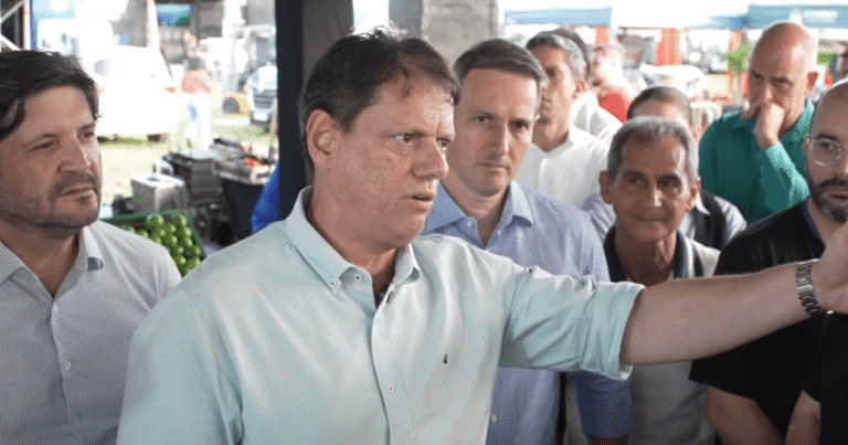 Tarcísio ameaça encerrar contrato da Trivia Trens após incêndio