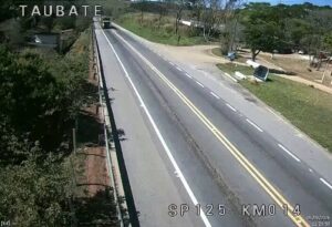 Tráfego normal em SP 125 na região de Taubaté