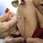 Ministério amplia vacinação contra sarampo em três cidades