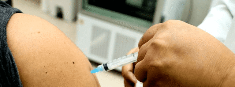 Caraguatatuba realiza Dia D de Multivacinação