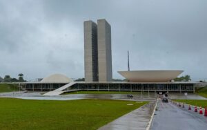 Podcast O Assunto analisa aumento de poder do Congresso