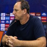 Rogério Ceni denuncia gramado ruim da Fonte Nova