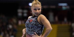 Flávia Saraiva conquista ouro na trave e no solo