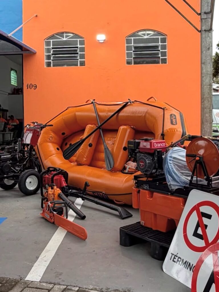 Ilhabela entrega equipamentos e anuncia IA na segurança