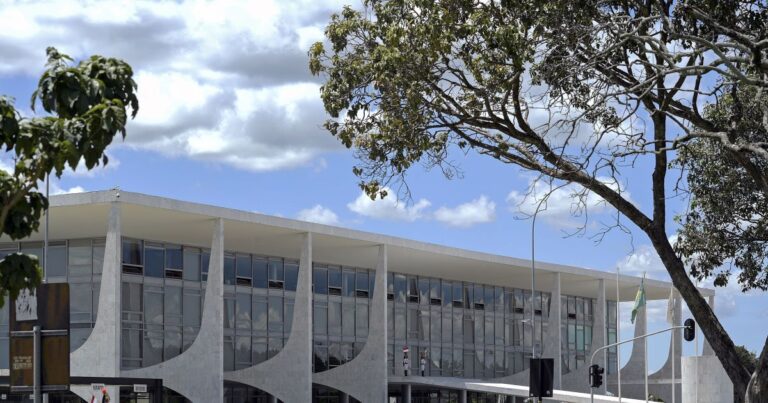 Lula reaviva rancor com declaração sobre Paraguai