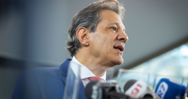 Polícia abre investigação sobre perseguição a motorista de Haddad