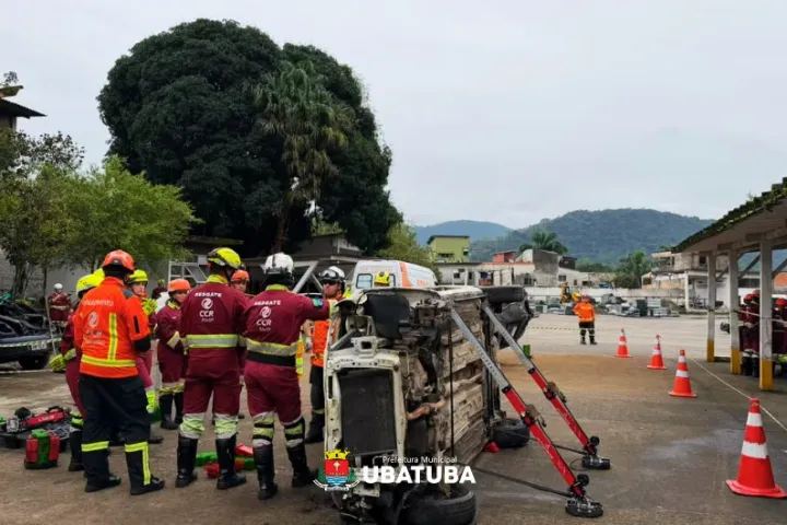Defesa Civil de Ubatuba se capacita para resgates