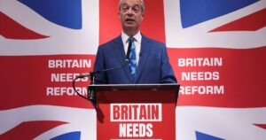 Farage recupera assento no Parlamento britânico