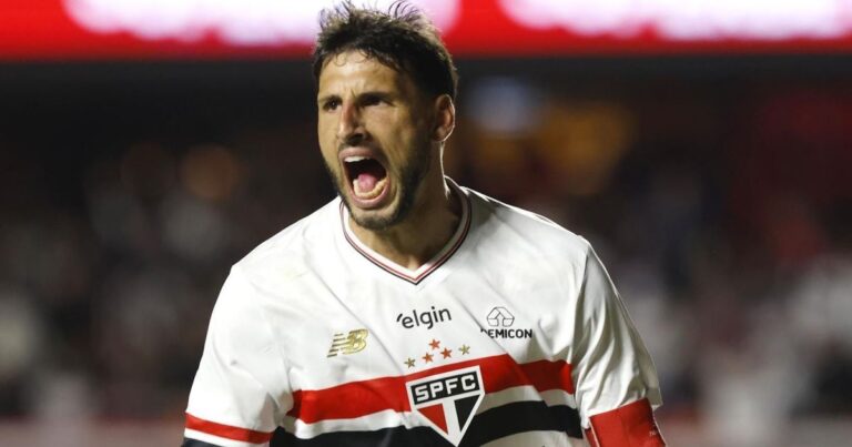 São Paulo renova contrato de Calleri até 2028