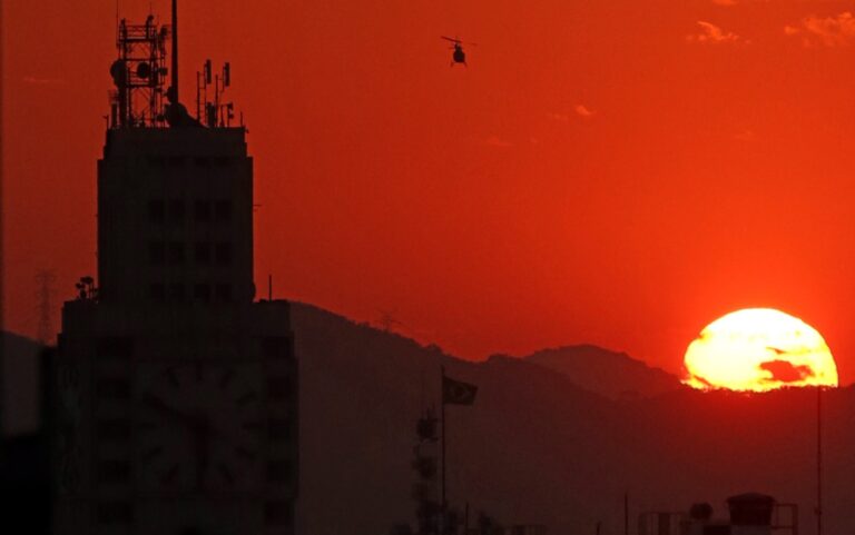 Onda de calor atinge quatro regiões neste sábado
