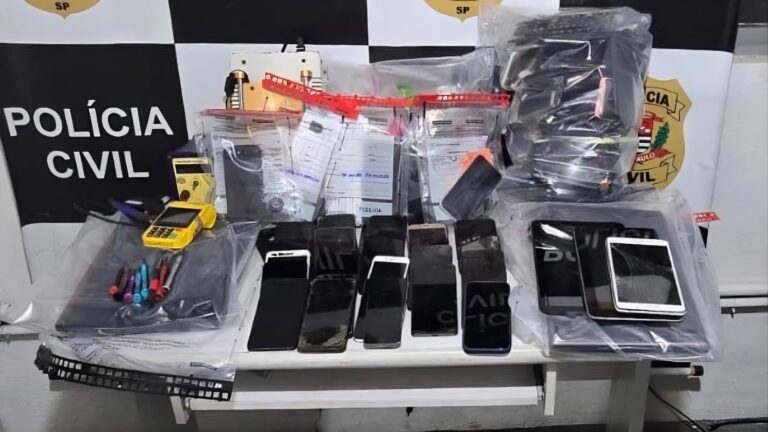 Polícia fecha central clandestina de desbloqueio em Bertioga