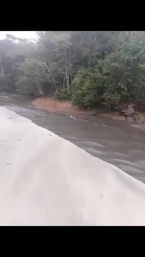 Sabesp vistoria não encontra vazamento no Rio Guaxinduba