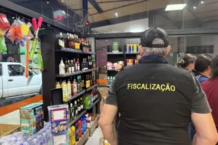 Caraguatatuba intensifica fiscalização em bares e adegas