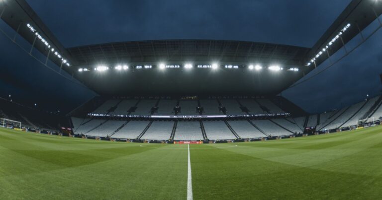 Corinthians enfrenta Cruzeiro na Neo Química Arena